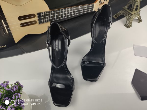 woman red bottoms high heels platform peep-toes sandals designers pointed toe reds sole pumps luxurys womens wedding dress shoes nude black
woman red bottoms high heels platform peep-toes sandals designers pointed toe reds sole pumps luxurys womens wedding dress shoes nude black