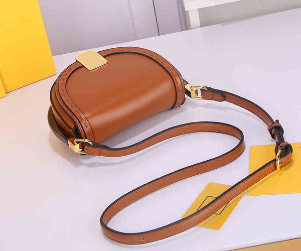 fashion trend new ladies luxury brand designer bag wholesale cowhide women's portable single shoulder flip half arc
fashion trend new ladies luxury brand designer bag wholesale cowhide women's portable single shoulder flip half arc