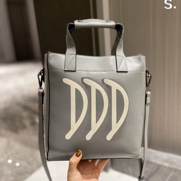 ggs louiseity 1 viutonity lvs 22ss white classic ddd totes single womens bags flap print letter designer quilted capacitycrossbody sho qmao
ggs louiseity 1 viutonity lvs 22ss white classic ddd totes single womens bags flap print letter designer quilted capacitycrossbody sho qmao