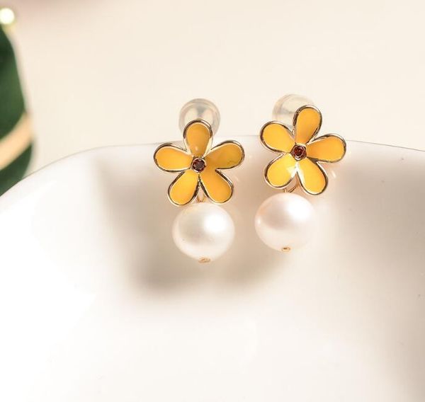 14k gold plating zircon small chrysanthemum ear studs natural freshwater pearl earrings white lady/girl fashion wedding jewelry, Golden;silver
14k gold plating zircon small chrysanthemum ear studs natural freshwater pearl earrings white lady/girl fashion wedding jewelry, Golden;silver