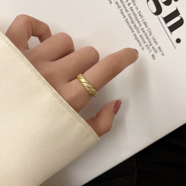 fashion vintage matte twist open ring simple personality student gold color accessories jewelry for women gifts 220716, Slivery;golden
fashion vintage matte twist open ring simple personality student gold color accessories jewelry for women gifts 220716, Slivery;golden