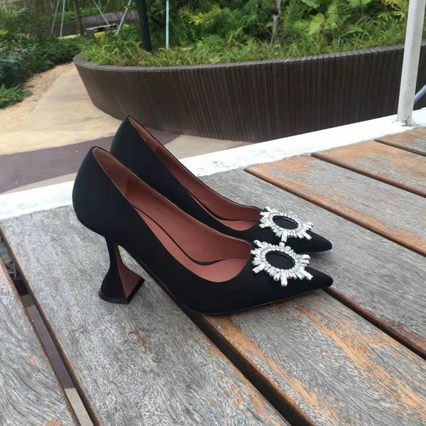real ps amina italy muaddi shoes begum satin pumps black crystal buckle embellished 95mm high heels wedding party stars
real ps amina italy muaddi shoes begum satin pumps black crystal buckle embellished 95mm high heels wedding party stars