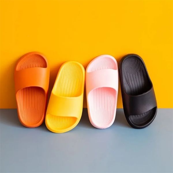 childrens slippers simple solid color outdoor bathroom nonslip boys and girls slippers 220621, Black;grey
childrens slippers simple solid color outdoor bathroom nonslip boys and girls slippers 220621, Black;grey