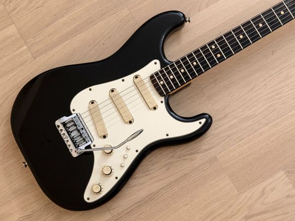 elite st vintage electric guitar black 
elite st vintage electric guitar black