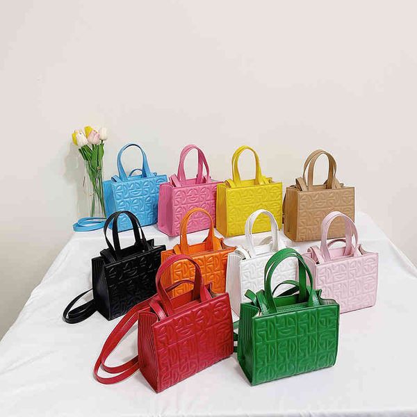 single shoulder bag female handbags shoulder messenger bag 2022 embossed large capacity women's fashion
single shoulder bag female handbags shoulder messenger bag 2022 embossed large capacity women's fashion