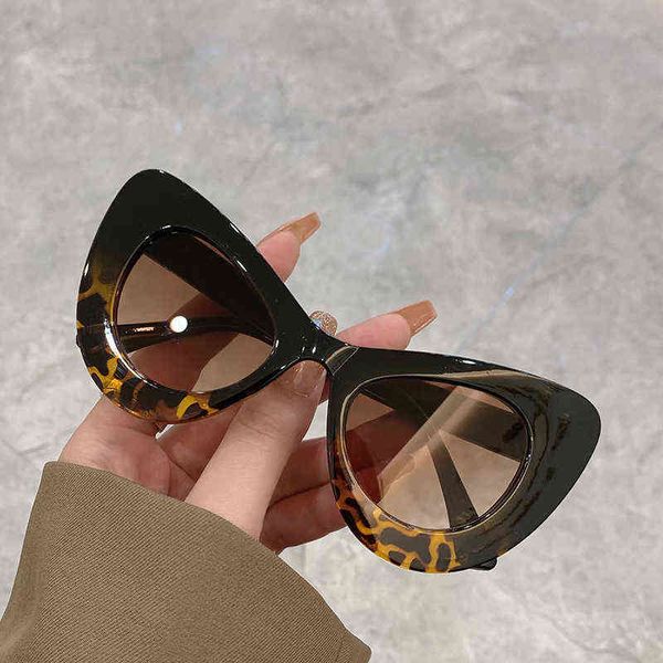 2022 new design butterfly shape cat eye sunglasses colorful fashion female eyewear vintage personalized shades for ladies, White;black
2022 new design butterfly shape cat eye sunglasses colorful fashion female eyewear vintage personalized shades for ladies, White;black