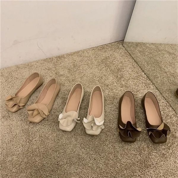 vintage chic ruffle ladies flats fashion designer flat ballet shoes women casual white slip on soft leather loafers 220616, Black
vintage chic ruffle ladies flats fashion designer flat ballet shoes women casual white slip on soft leather loafers 220616, Black