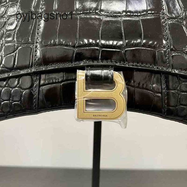 2022ss balenciga italy evening bags b paris designer handbags crocodile beef batch black gold buckle hourglass 0kfa
2022ss balenciga italy evening bags b paris designer handbags crocodile beef batch black gold buckle hourglass 0kfa