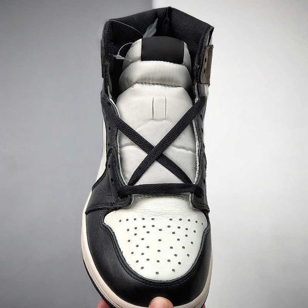 dark sport man patent sneakers bred woman sneakers high, Black 
dark sport man patent sneakers bred woman sneakers high, Black