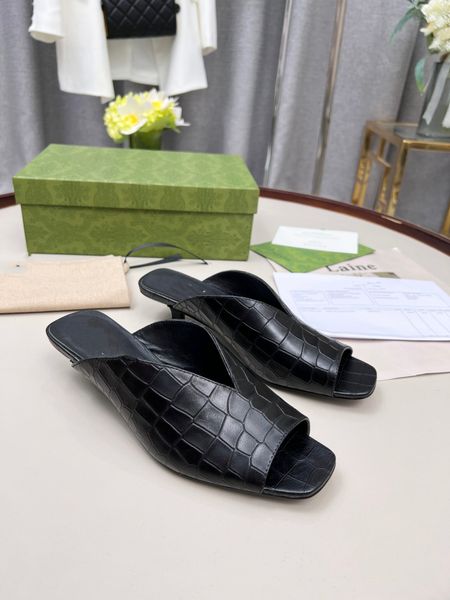 slippers sandals slides female summer fashion outside wear 2022 new style net red flat bottom tourism beach a word leather sandals 0421, Black 
slippers sandals slides female summer fashion outside wear 2022 new style net red flat bottom tourism beach a word leather sandals 0421, Black