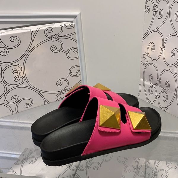 designer slippers, women's sandals floral metal stripes, non-slip rubber flat bottom, non-slip classic slippers, gear bottom flip flops, Black
designer slippers, women's sandals floral metal stripes, non-slip rubber flat bottom, non-slip classic slippers, gear bottom flip flops, Black