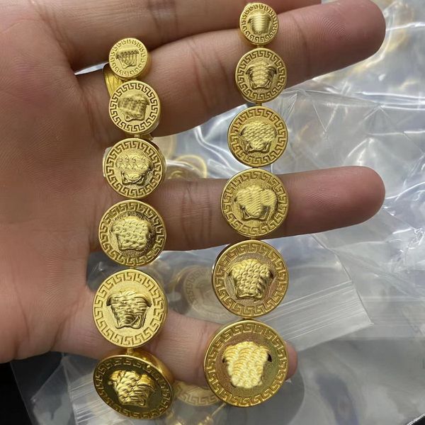 fashion new designed earring stud love heart v letters pendants banshee medusa head portrait 18k gold plated women's earring ladies des, Golden;silver
fashion new designed earring stud love heart v letters pendants banshee medusa head portrait 18k gold plated women's earring ladies des, Golden;silver