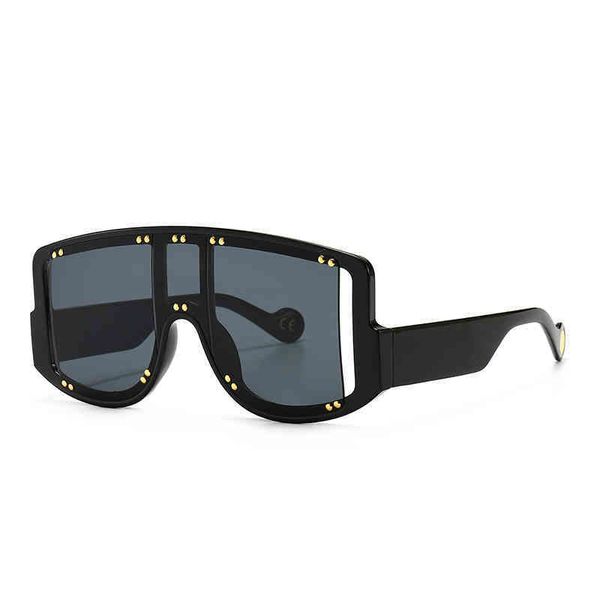 modern large frame mask sunglass women's ins wind wide leg rivet inlaid sunglass 86599, White;black
modern large frame mask sunglass women's ins wind wide leg rivet inlaid sunglass 86599, White;black