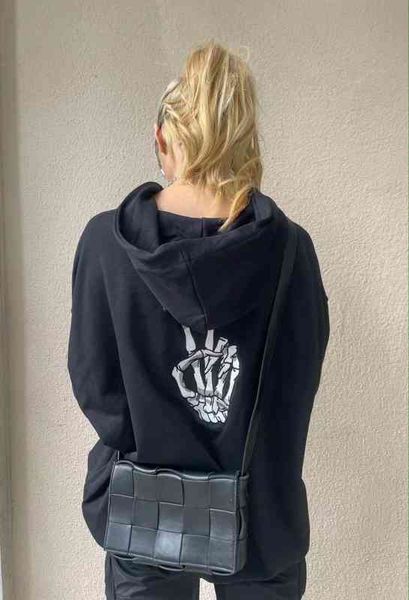 szrb french b family male and female lovers' leisure long sleeve sweater coat, Black
szrb french b family male and female lovers' leisure long sleeve sweater coat, Black