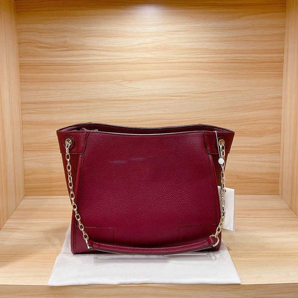 women genuine leather handbag casual tote bag gold chain single shoulder bags multi purpose
women genuine leather handbag casual tote bag gold chain single shoulder bags multi purpose