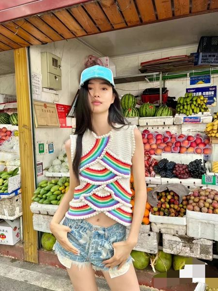 703 2022 milan runway summer brand same style sweater sleeveless crew neck pullover womens qian, White;black
703 2022 milan runway summer brand same style sweater sleeveless crew neck pullover womens qian, White;black