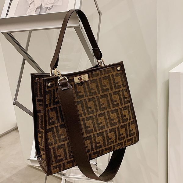 designer bags for women women 2022 fashion boston large capacity single shoulder handbag women's bag retro letter luxury handbags
designer bags for women women 2022 fashion boston large capacity single shoulder handbag women's bag retro letter luxury handbags