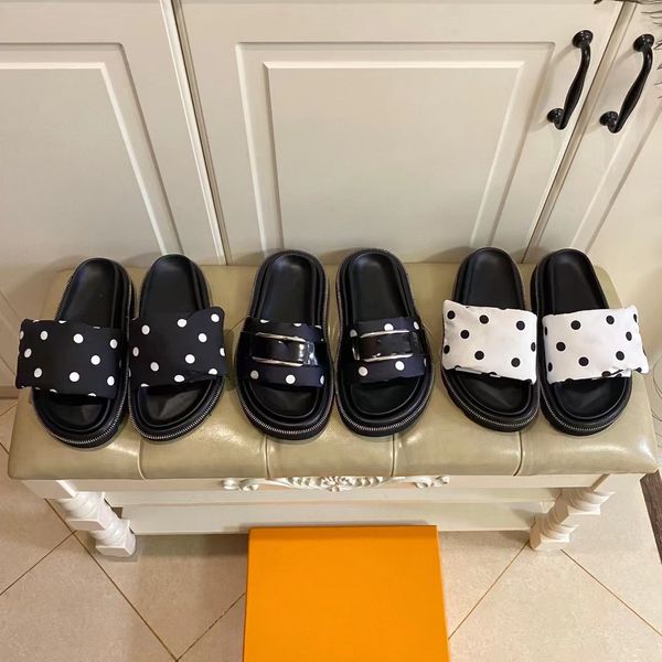 polka dot stepping on the sense of cloud bread slippers comfortable home leisure 2022 summer latest model, Black
polka dot stepping on the sense of cloud bread slippers comfortable home leisure 2022 summer latest model, Black