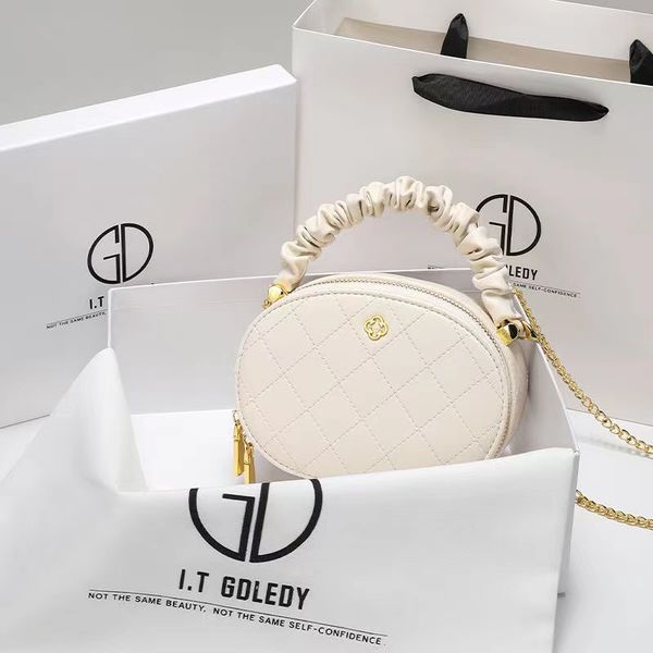 fashion designer 2022 leather high-end sense niche design box bag women's summer all-match small bag messenger bag
fashion designer 2022 leather high-end sense niche design box bag women's summer all-match small bag messenger bag