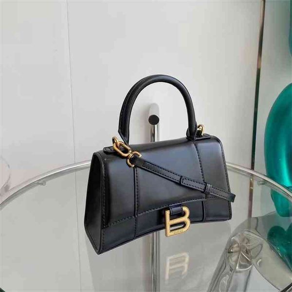 italy balenciga home designers handbag b bag high version leather hourglass xs crocodile single shoulder small female mini plain messenger
italy balenciga home designers handbag b bag high version leather hourglass xs crocodile single shoulder small female mini plain messenger