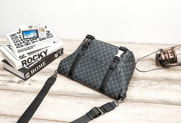 crossbody business luxurys designers briefcase clasic shoulder bags purse messenger mens handbags backpack tote crossbody purses womens leat
crossbody business luxurys designers briefcase clasic shoulder bags purse messenger mens handbags backpack tote crossbody purses womens leat