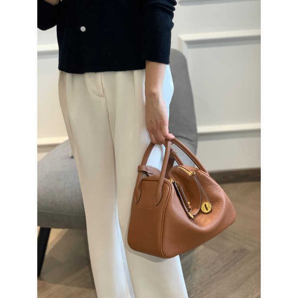 customized autumn high-end and winter caramel color first layer cowhide medicine bag shoulder underarm womens handbag caiji
customized autumn high-end and winter caramel color first layer cowhide medicine bag shoulder underarm womens handbag caiji