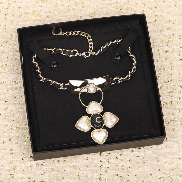 2022 charm pendant necklace with nature shell beads flower design in 18k gold plated have stamp box p4332, Golden
2022 charm pendant necklace with nature shell beads flower design in 18k gold plated have stamp box p4332, Golden