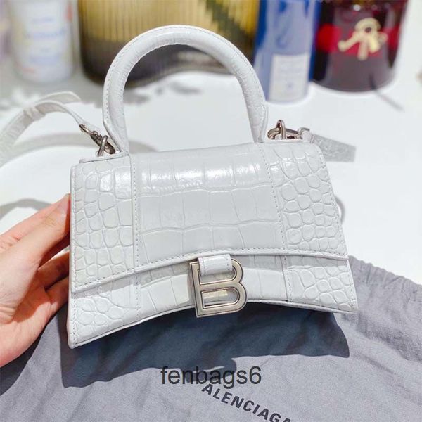 balengaigas bag home 2022 bags leather ersatile designer crocodile hourglass diagonal b-shaped shoulder portable a3i4
balengaigas bag home 2022 bags leather ersatile designer crocodile hourglass diagonal b-shaped shoulder portable a3i4
