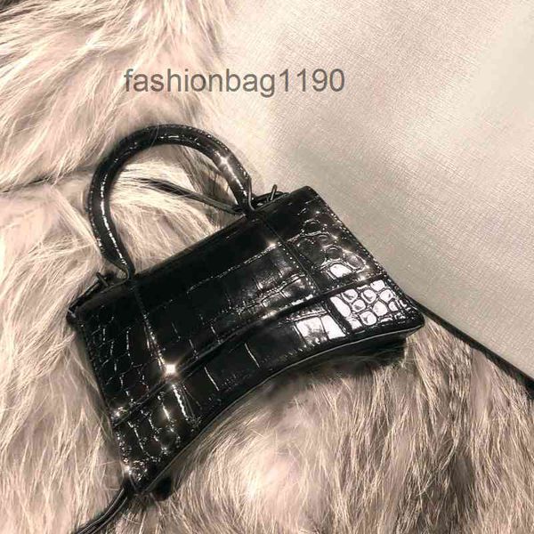2022 bags designer bags bags women hand balencaigass crocodile effect leather cowhide alligator shoulder bag lady fashion bag chain purse
2022 bags designer bags bags women hand balencaigass crocodile effect leather cowhide alligator shoulder bag lady fashion bag chain purse