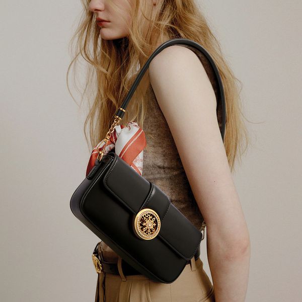 designer bags french niche women's 2022 summer trendy small square single shoulder messenger high sense underarm transfer hardware
designer bags french niche women's 2022 summer trendy small square single shoulder messenger high sense underarm transfer hardware