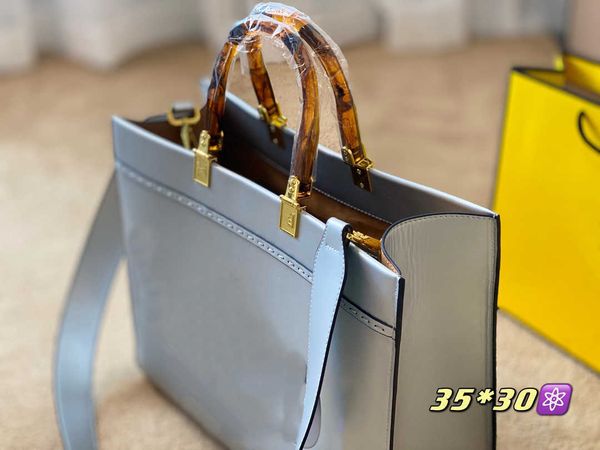 2022 fashion women luxurys designers bags genuine leather shopper handbags messenger shopping crossbody shoulder bag luxurious
2022 fashion women luxurys designers bags genuine leather shopper handbags messenger shopping crossbody shoulder bag luxurious