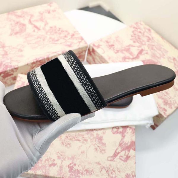 classics sandals fashion designer slippers slides floral brocade gear bottoms flip flops women shoes striped beach causal slipper 05, Black
classics sandals fashion designer slippers slides floral brocade gear bottoms flip flops women shoes striped beach causal slipper 05, Black