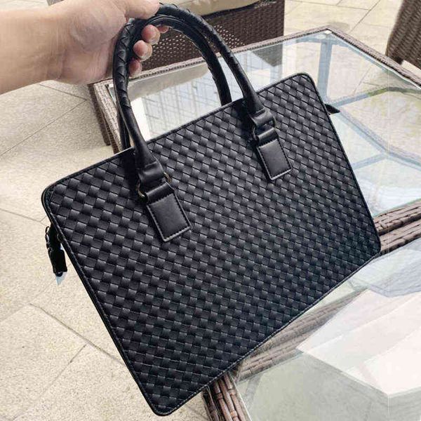 business briefcase layer cowhide large capacity woven handbag fashion men's shoulder messenger bag brand design 220608
business briefcase layer cowhide large capacity woven handbag fashion men's shoulder messenger bag brand design 220608