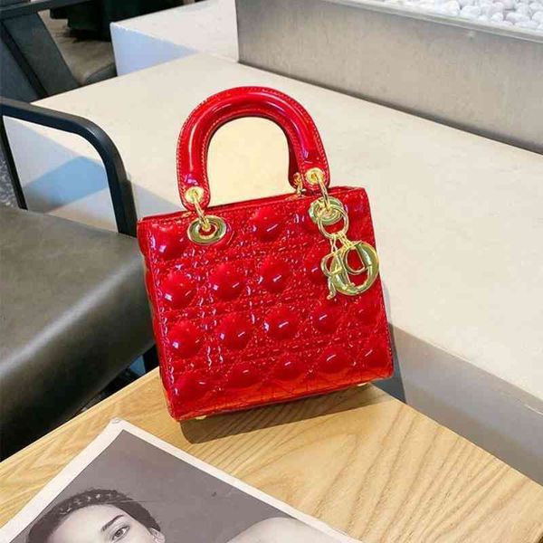 diana women's fashion 2021 leather new fashion handbag net red versatile messenger women's shoulder
diana women's fashion 2021 leather new fashion handbag net red versatile messenger women's shoulder