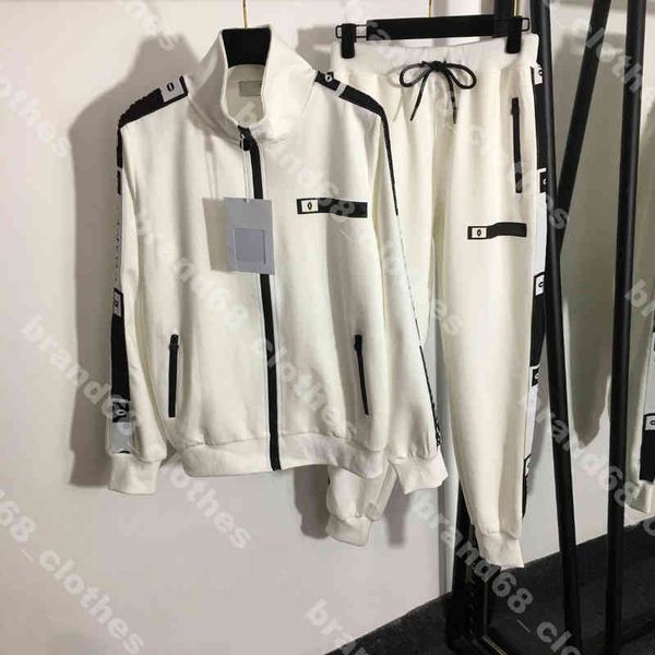 22ss women designer luxury tracksuits set oversized stand collar long sleeve zip jacket two piece pant tracksuit sportswear logo luxury cch, Gray
22ss women designer luxury tracksuits set oversized stand collar long sleeve zip jacket two piece pant tracksuit sportswear logo luxury cch, Gray