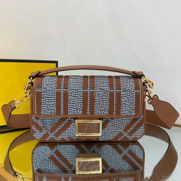 embroidery baguette handbag women crossbody bags shoulder handbags thousand bird lattice genuine leather handle classic letter prints high q
embroidery baguette handbag women crossbody bags shoulder handbags thousand bird lattice genuine leather handle classic letter prints high q