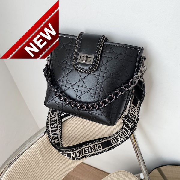 direct sale quality discount new female leisure texture small simple embroidered msenger trend fashion women messenger bag
direct sale quality discount new female leisure texture small simple embroidered msenger trend fashion women messenger bag