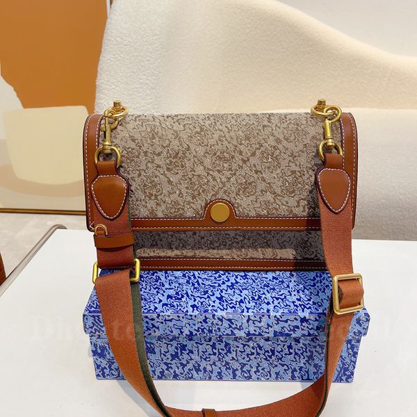 fashion new shoulder bag ladies diagonal handbag designer adjustable shoulder strap leather versatile hardware large capacity
fashion new shoulder bag ladies diagonal handbag designer adjustable shoulder strap leather versatile hardware large capacity