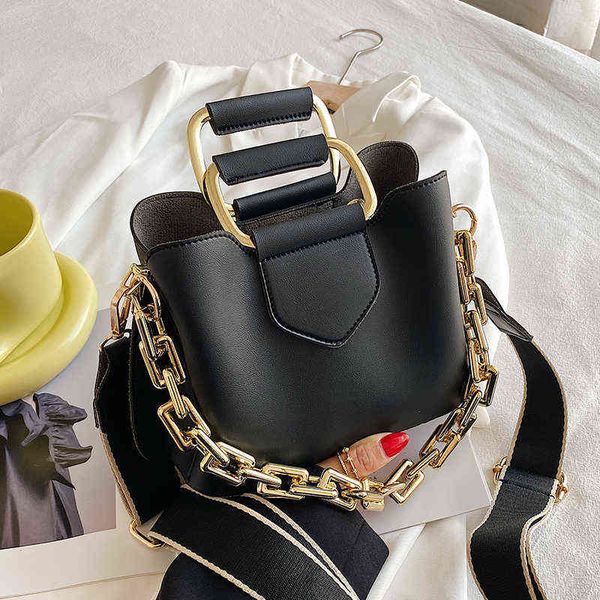 thick chain 2022 hit luxury women's pu leather small crossbody bags with short handle shoulder purses and handbag casual fashion y22052
thick chain 2022 hit luxury women's pu leather small crossbody bags with short handle shoulder purses and handbag casual fashion y22052