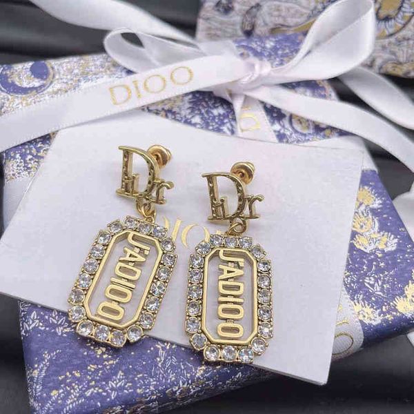 jewelry dijiafang diamond inlaid earrings female fashion trend letter earrings, Golden
jewelry dijiafang diamond inlaid earrings female fashion trend letter earrings, Golden