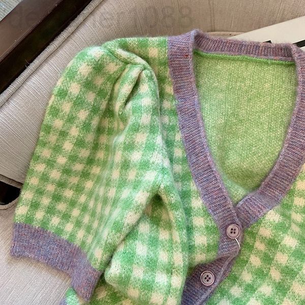 women's t-shirt designer bubble sleeve plaid short knitted cardigan women's spring and summer 2022 new style small fragrance high, White
women's t-shirt designer bubble sleeve plaid short knitted cardigan women's spring and summer 2022 new style small fragrance high, White