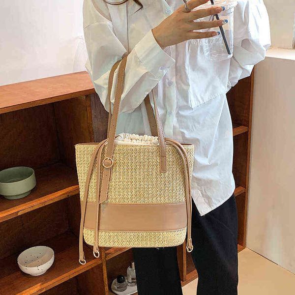 japanese and korean summer new fashion simple pu color contrast woven women's bucket bag 22 exquisite women's single shoulder mess
japanese and korean summer new fashion simple pu color contrast woven women's bucket bag 22 exquisite women's single shoulder mess
