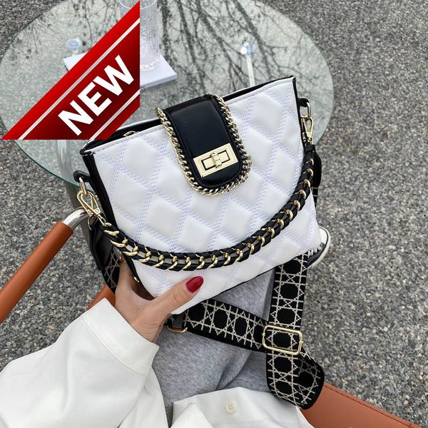 direct sale quality discount snet women's and new single shoulder msenger portable rhombic chain small trend fashion women messenger ba
direct sale quality discount snet women's and new single shoulder msenger portable rhombic chain small trend fashion women messenger ba