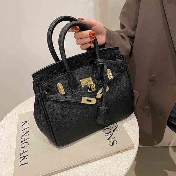 luxury classic handbags birkinss premium single texture minority bag women's 2022 fashion messenger shoulder
luxury classic handbags birkinss premium single texture minority bag women's 2022 fashion messenger shoulder