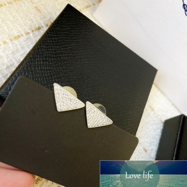 fashion inverted triangle full-jeweled stud earrings with logo simple design versatile item all-match, Golden;silver
fashion inverted triangle full-jeweled stud earrings with logo simple design versatile item all-match, Golden;silver