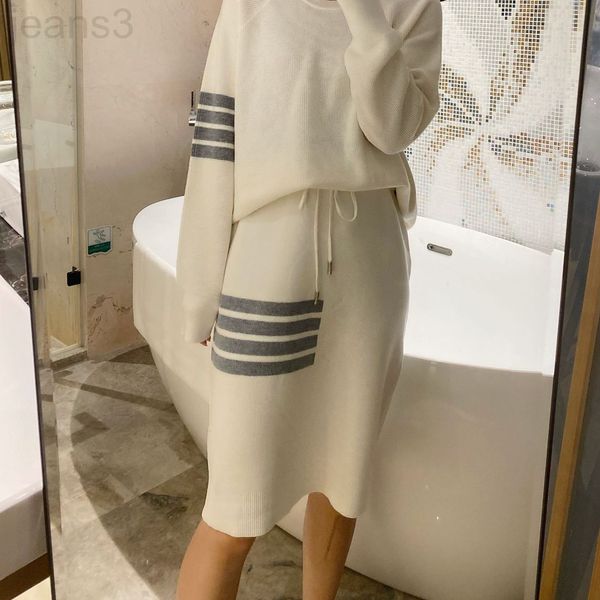 skirts designer 22tb autumn and winter new knitted wool waffle skirt women's medium length one-step hip wrap skirt high waist fashion w, Black
skirts designer 22tb autumn and winter new knitted wool waffle skirt women's medium length one-step hip wrap skirt high waist fashion w, Black