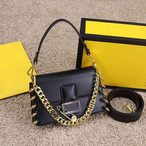 shoulder bags famous designer handbags women classic chain crossbody bag leather handbag purses flap bag lady wallet 220613
shoulder bags famous designer handbags women classic chain crossbody bag leather handbag purses flap bag lady wallet 220613