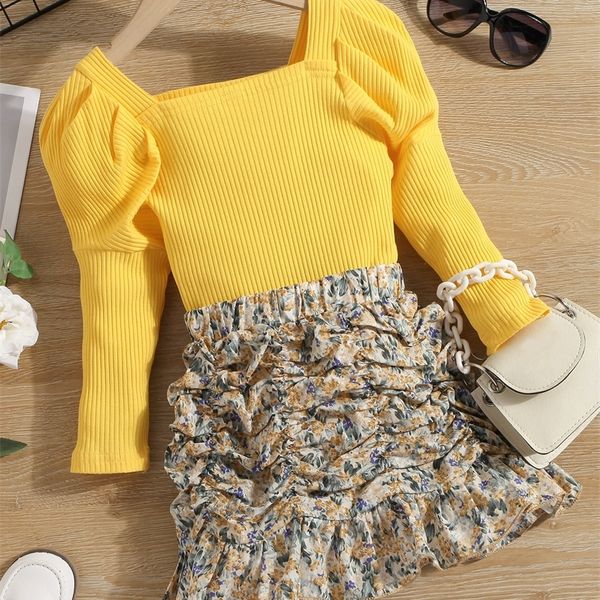 little girl's lamb leg sleeve square neck t-shirt and printed ruffle skirt she, White
little girl's lamb leg sleeve square neck t-shirt and printed ruffle skirt she, White
