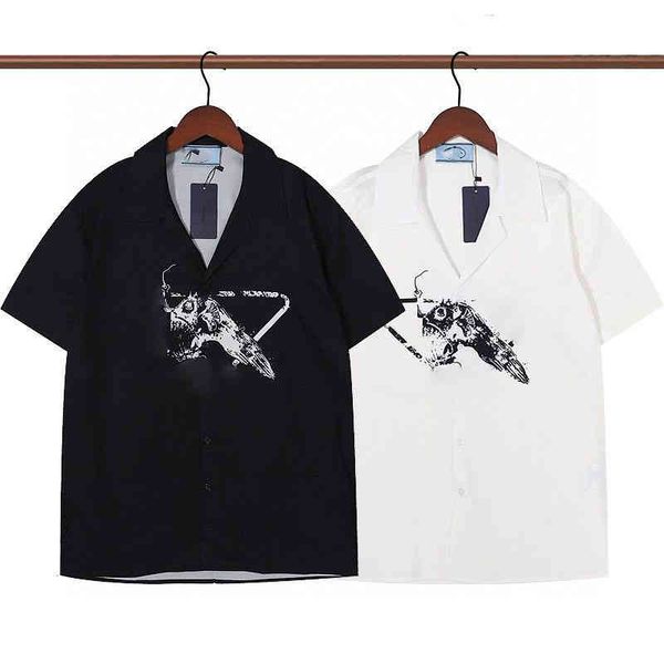 casual shirt men and women ins new black and white contrast color graffiti letters pra large triangle pocket lapel short-sleeved t-shirt cou, White;black
casual shirt men and women ins new black and white contrast color graffiti letters pra large triangle pocket lapel short-sleeved t-shirt cou, White;black