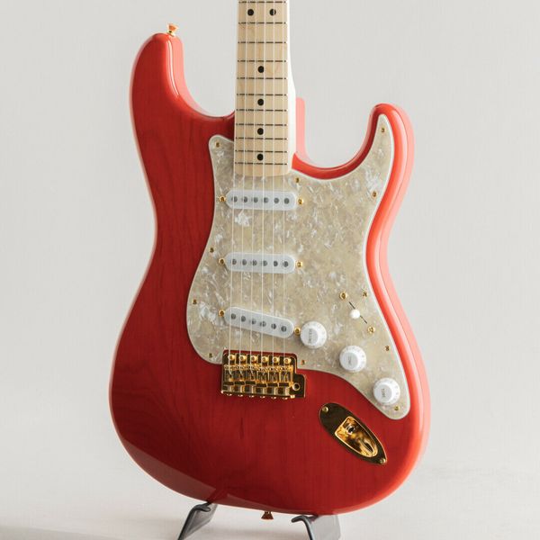 mami st electric guitar same of the pictures 
mami st electric guitar same of the pictures